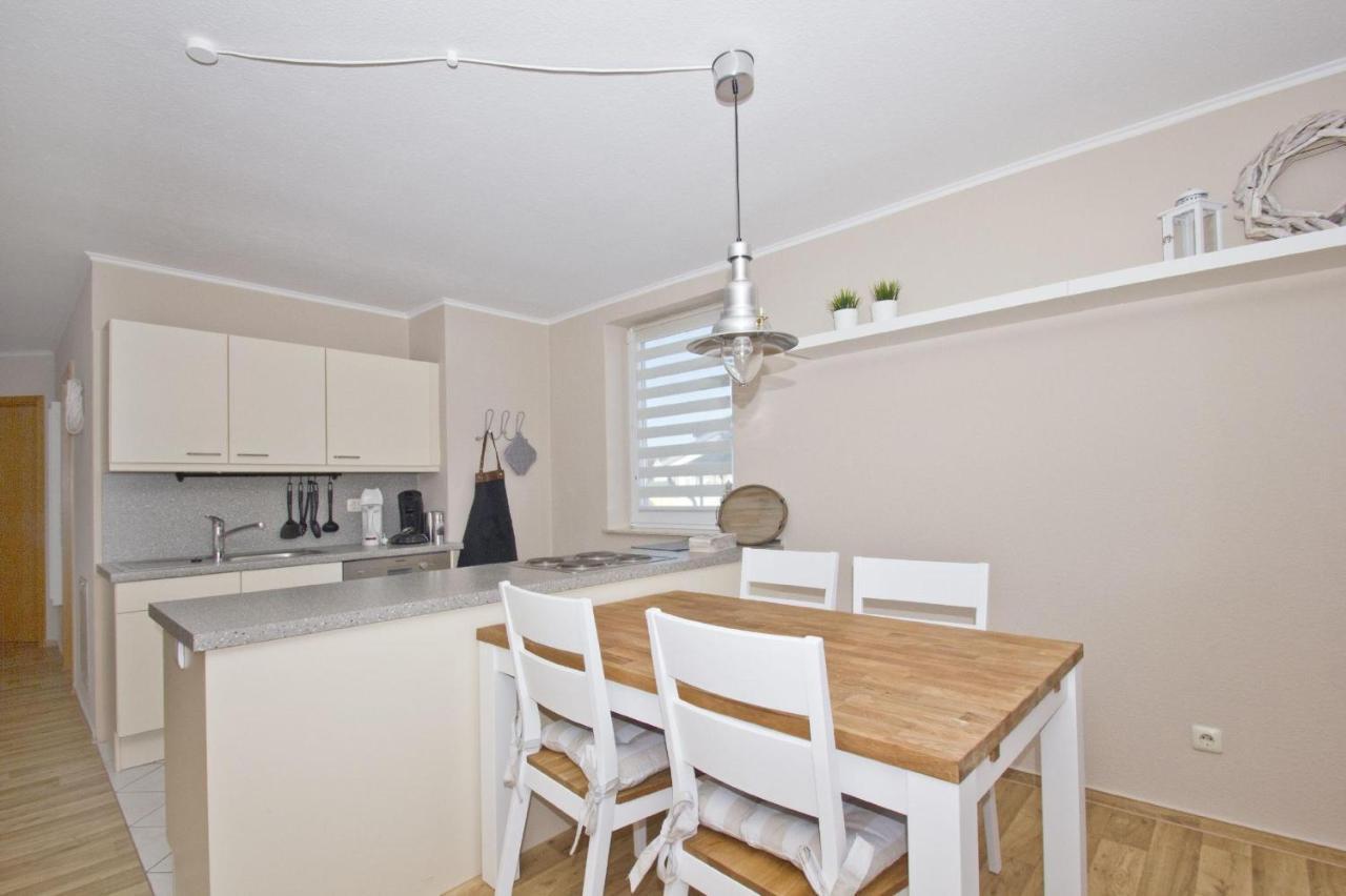 Ferienwohnung Mit Balkon, Gratis Nutzung Vom Ahoi Erlebnisbad Und Sauna In Sellin - Haus Strandeck Fewo 20 奥斯特巴德·哥伦 外观 照片