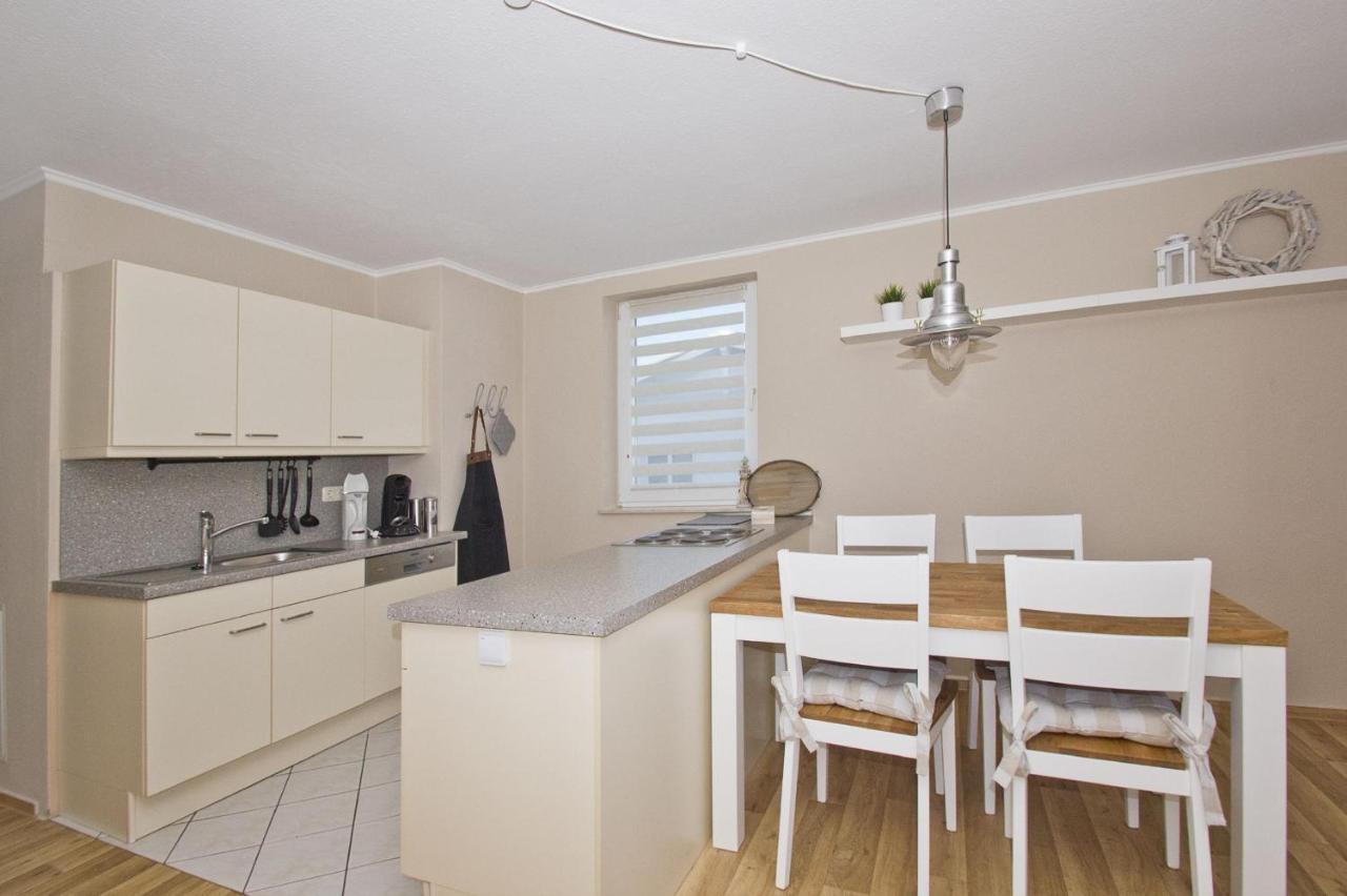 Ferienwohnung Mit Balkon, Gratis Nutzung Vom Ahoi Erlebnisbad Und Sauna In Sellin - Haus Strandeck Fewo 20 奥斯特巴德·哥伦 外观 照片